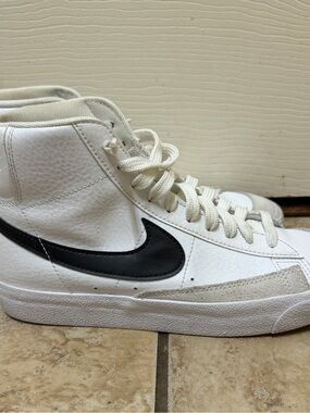 Nike High-Top Blazer Sneakers with Black Swoosh and Cream Laces